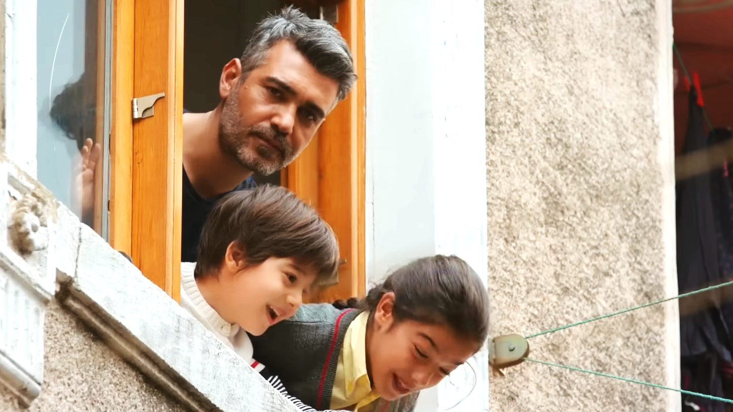 Sarp è il nuovo vicino di Casa! Ceyda cambia Look, La forza di una donna, capitolo 61